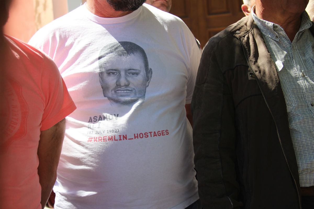 Футболка #Kremlin_Hostages (Фото А.Ефименко) Футболка #Kremlin_Hostages (Фото А.Ефименко)