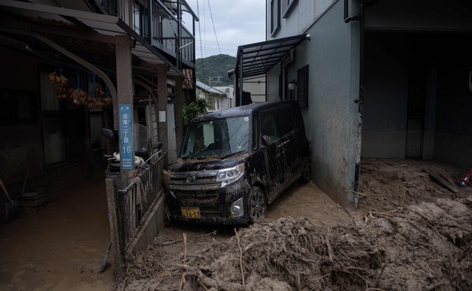 Наводнение в Японии: подборка ужасающих фото и видео