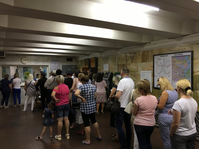 контрактов