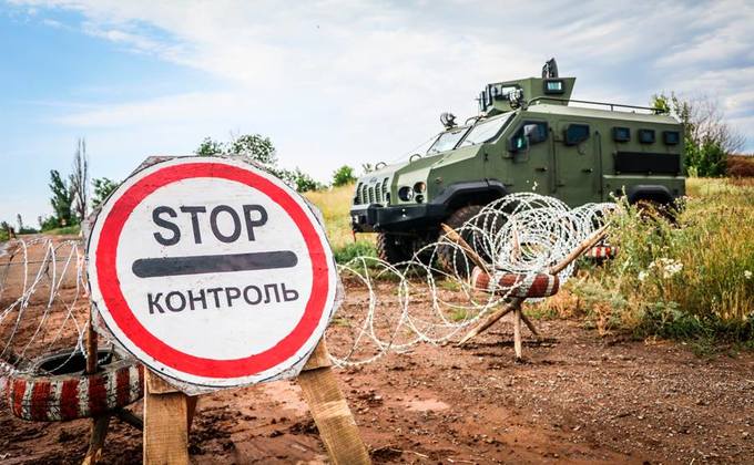 Как выглядит мобильный блокпост в прифронтовом Донбассе: фото