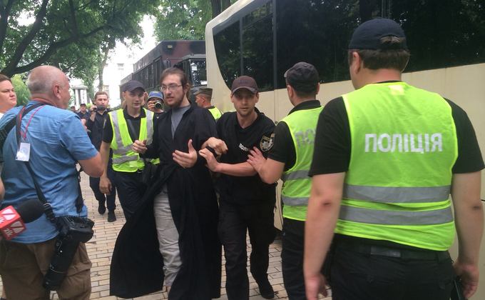 На крестном ходе УПЦ МП задержаны активисты Братства: фото