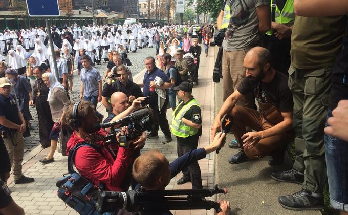 На крестном ходе УПЦ МП задержаны активисты Братства: фото