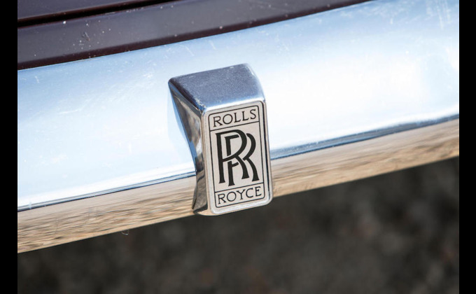 Rolls-Royce Елизаветы II выставили на продажу за $2,6 млн - фото