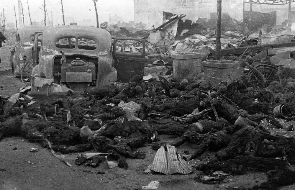 Tokyo_kushu_1945-3 Не только Хиросима. Десять крупнейших бомбардировок в истории