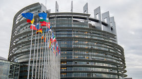 Карантин. В Европарламенте требуют открыть внутренние границы ЕС с 15 мая
