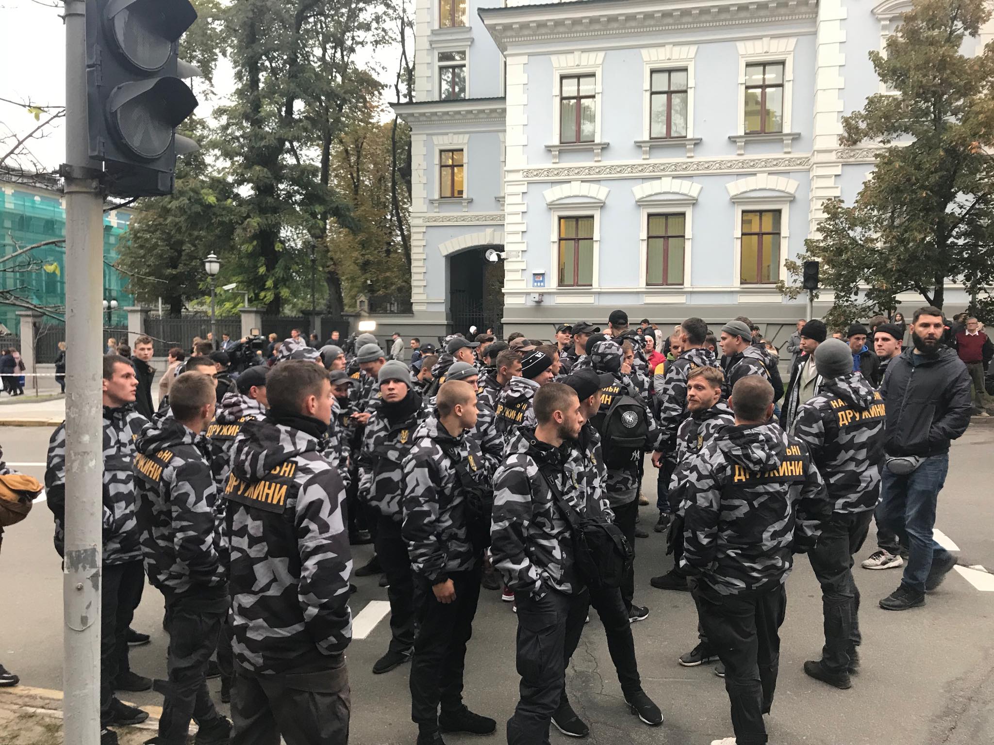 На Банковой в Киеве стартовала акция "Молчание убивает"