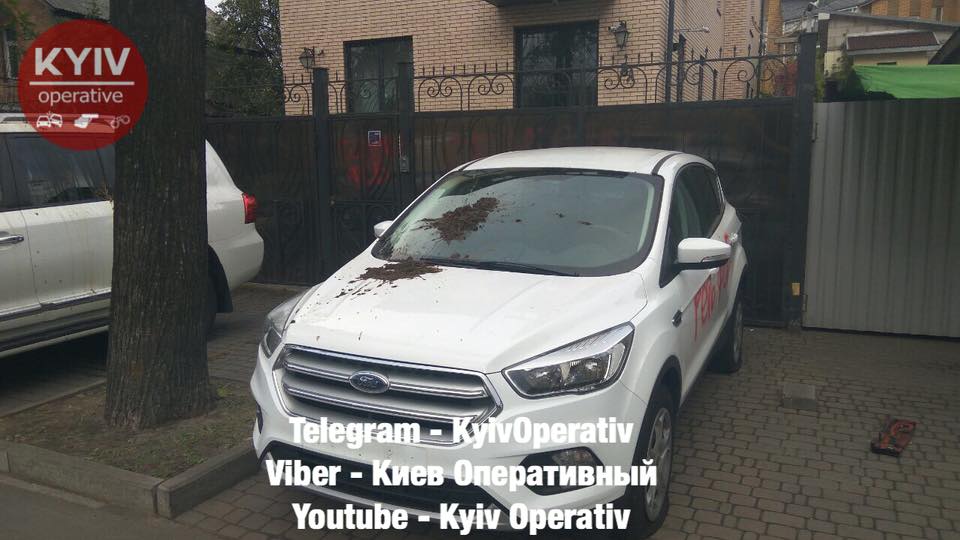 1538065821-9327
