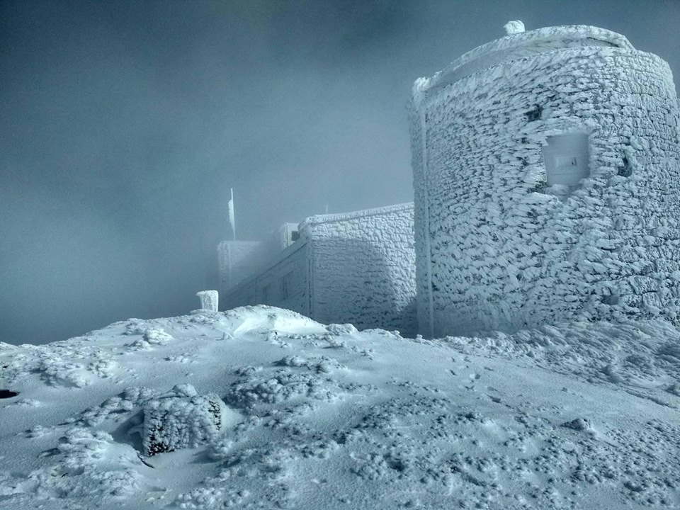 В Карпатах морозно и лежит до полуметра снега: фото