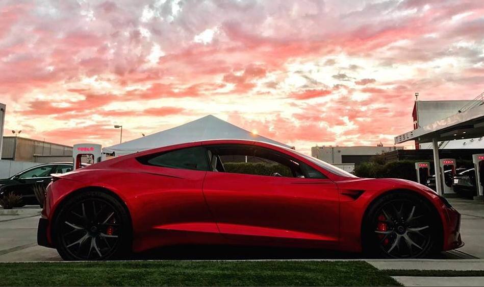В сети появились фото Tesla Roadster второго поколения