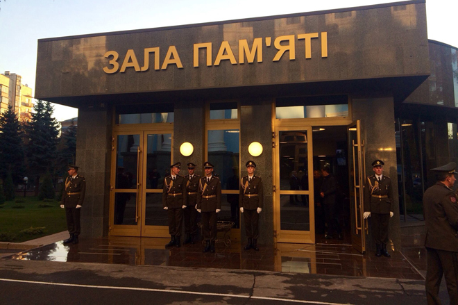 В Киеве открыли Мемориал погибшим на войне с Россией: фото