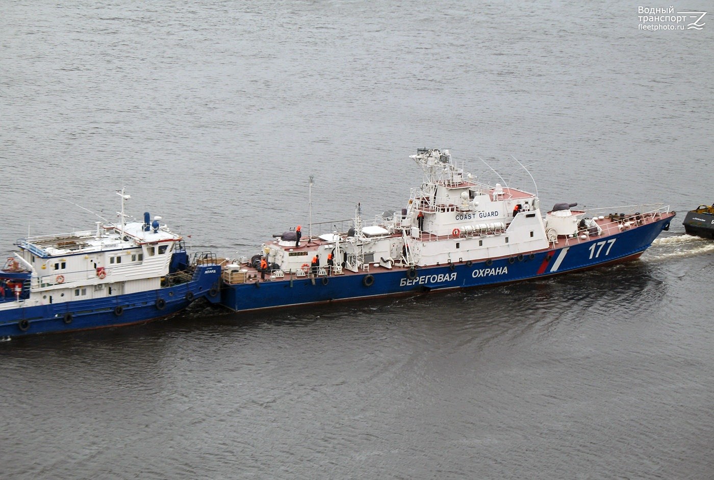Россия направила в Азовское море два боевых корабля
