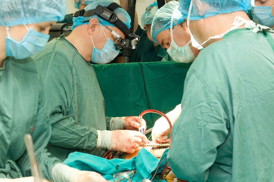 Уникальная операция: в Киеве имплантировали механическое сердце