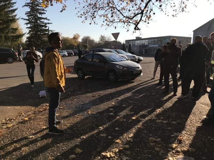 null Гнапа в Полтавской области облили нечистотами: фото