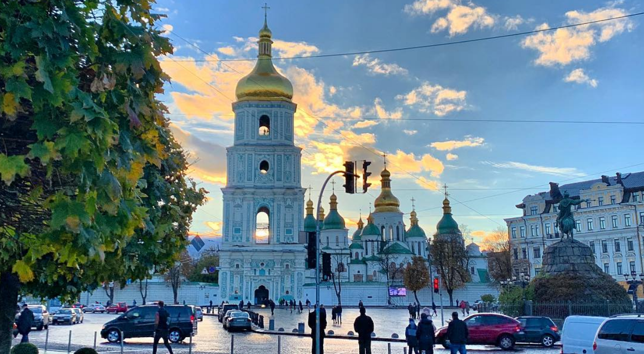 Певица Майли Сайрус тайно снимает в Киеве клип - СМИ