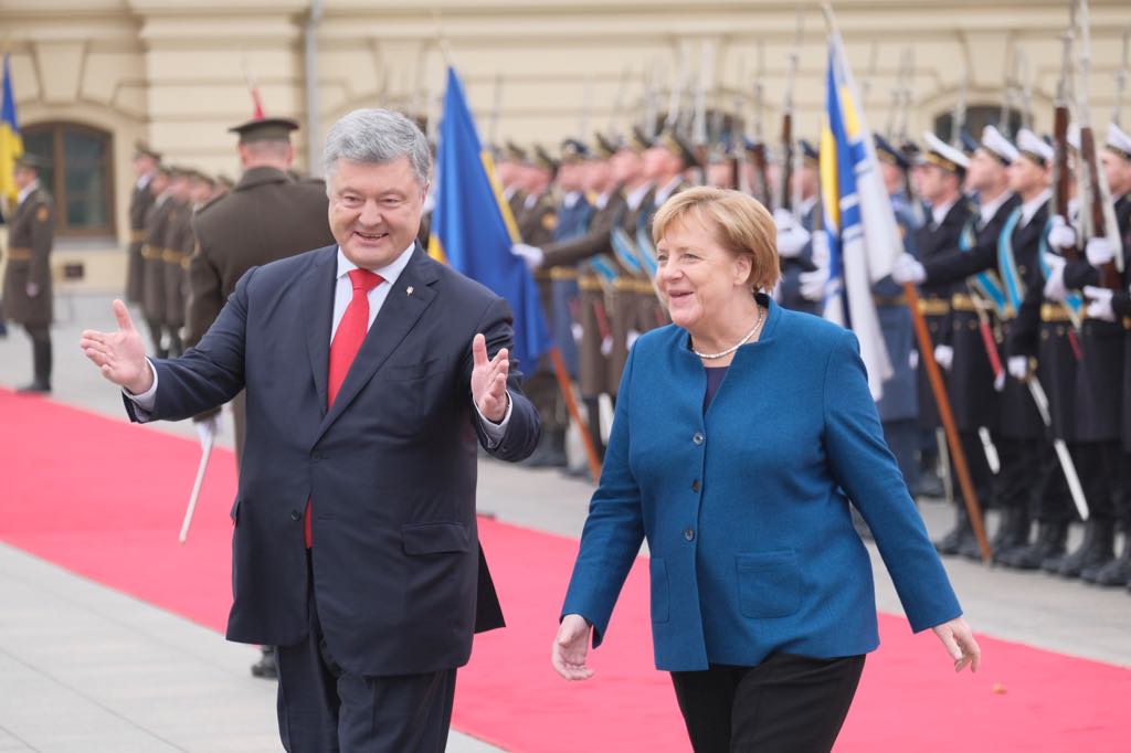Началась встреча Порошенко и Меркель: фото