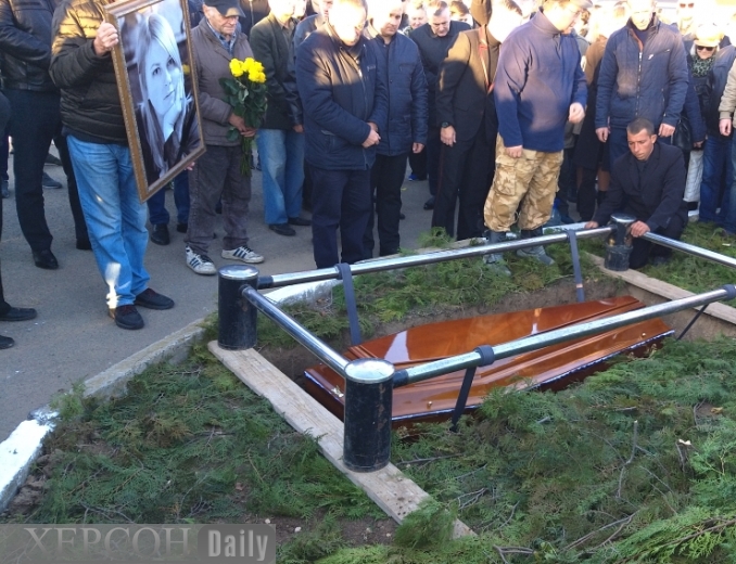 Под Херсоном похоронили Екатерину Гандзюк: фото, видео