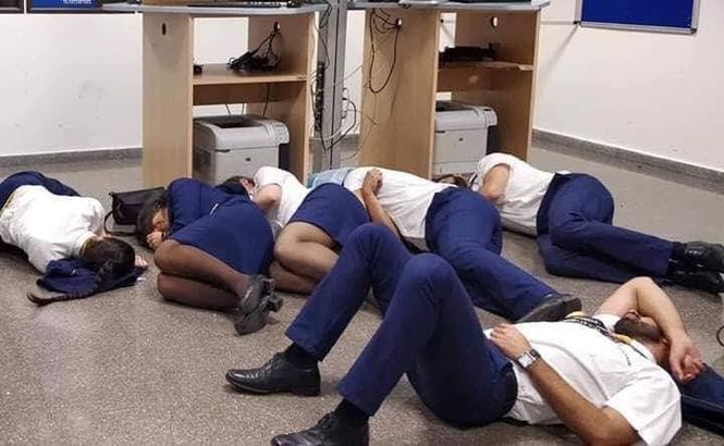 Лоукостер Ryanair уволил сотрудников из-за фото в соцсети - СМИ