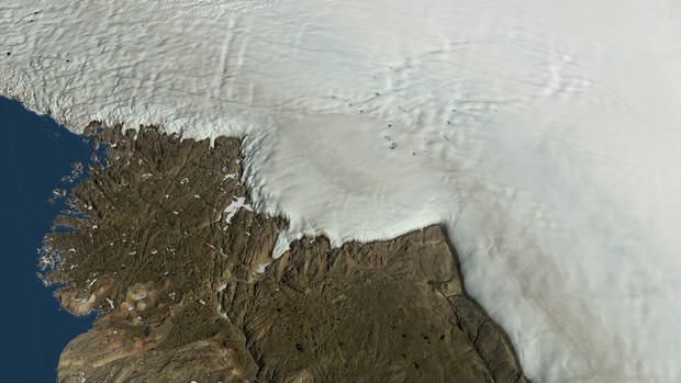 На глубине 1 км во льдах Гренландии нашли огромный кратер: видео