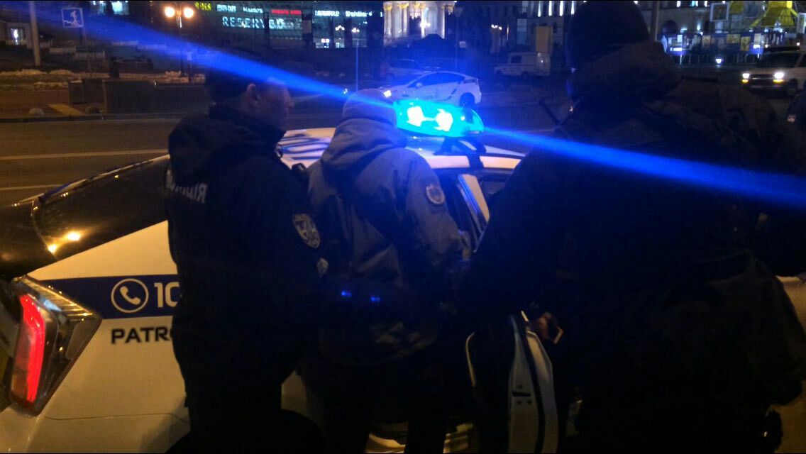 Здесь умирали люди. В Киеве протест против KFC в Доме профсоюзов