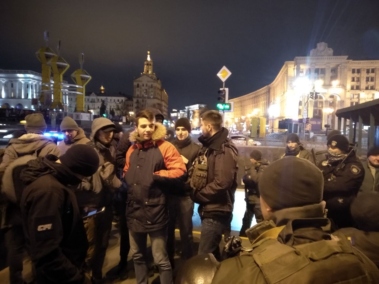 Здесь умирали люди. В Киеве протест против KFC в Доме профсоюзов