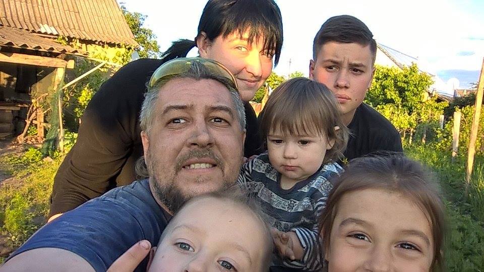 Семья Андрей Эйдера (фото - аккаунт отца в Facebook) Что сейчас известно о раненых моряках ВМС: данные и фото