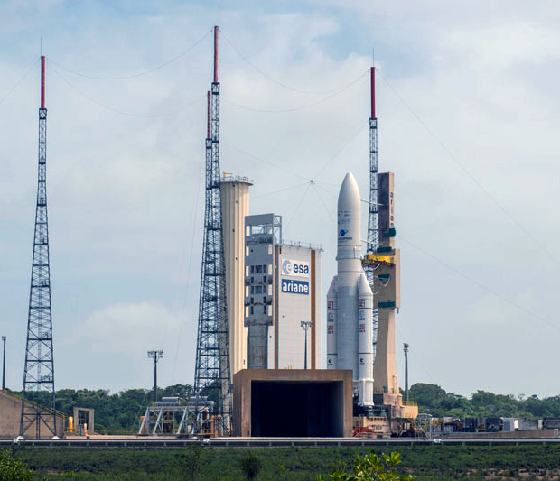 Тяжелая ракета Ariane 5 вывела в космос 10 тонн спутников: видео
