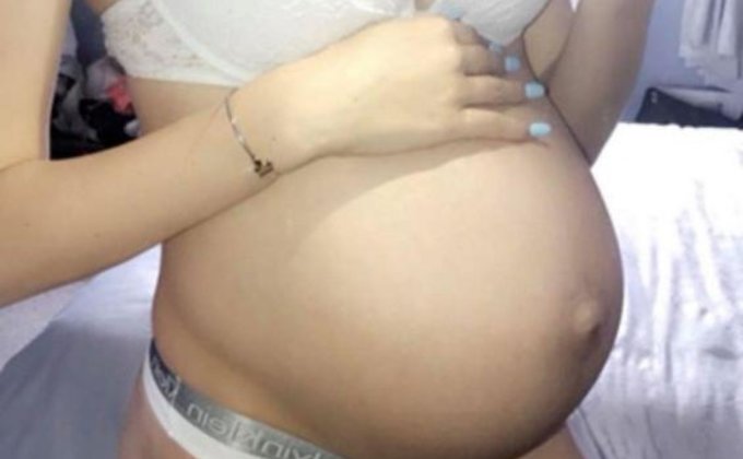 17-летняя британка узнала о беременности на восьмом месяце: фото