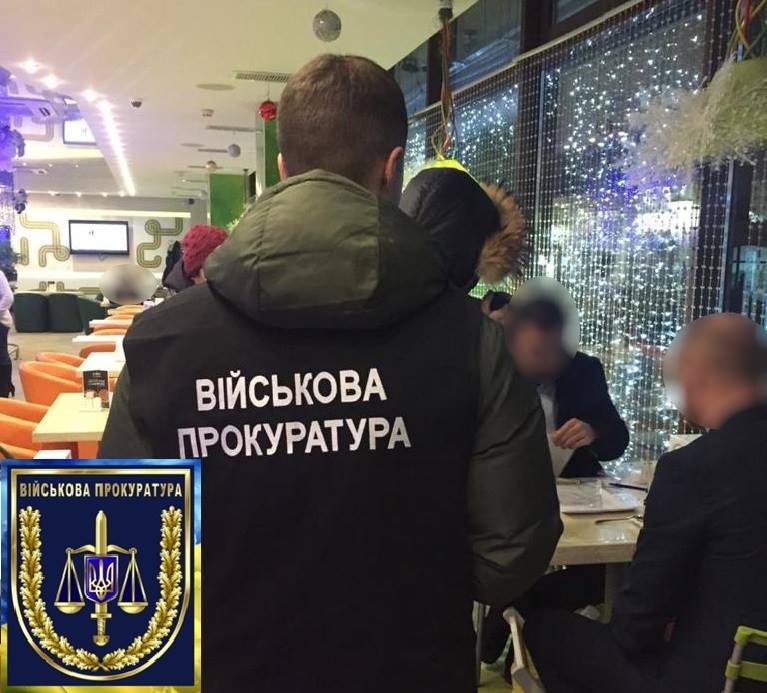 Задержание адвоката (фото - военная прокуратура)