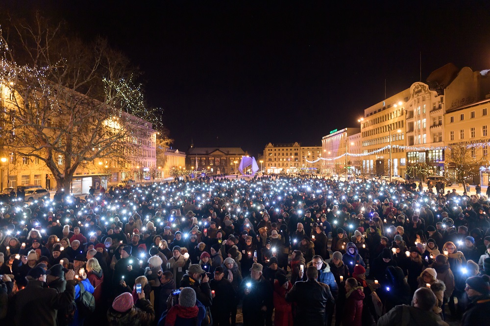 По всей Польше проходят митинги против ненависти и насилия: видео