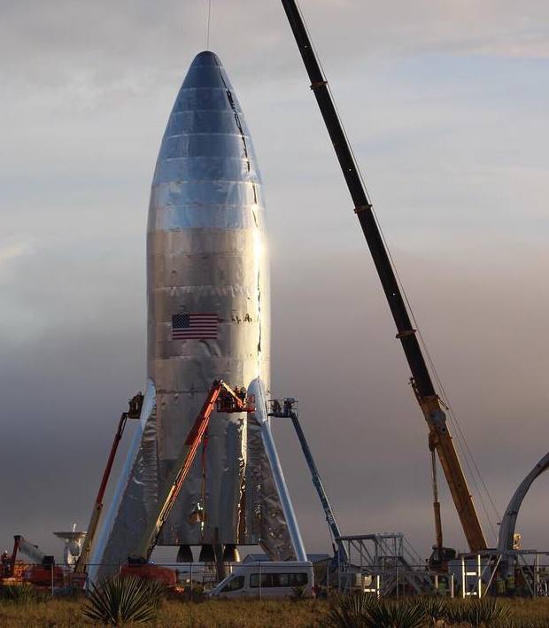 Ракета Starship на тест-площадке в Техасе: видео с дрона и фото