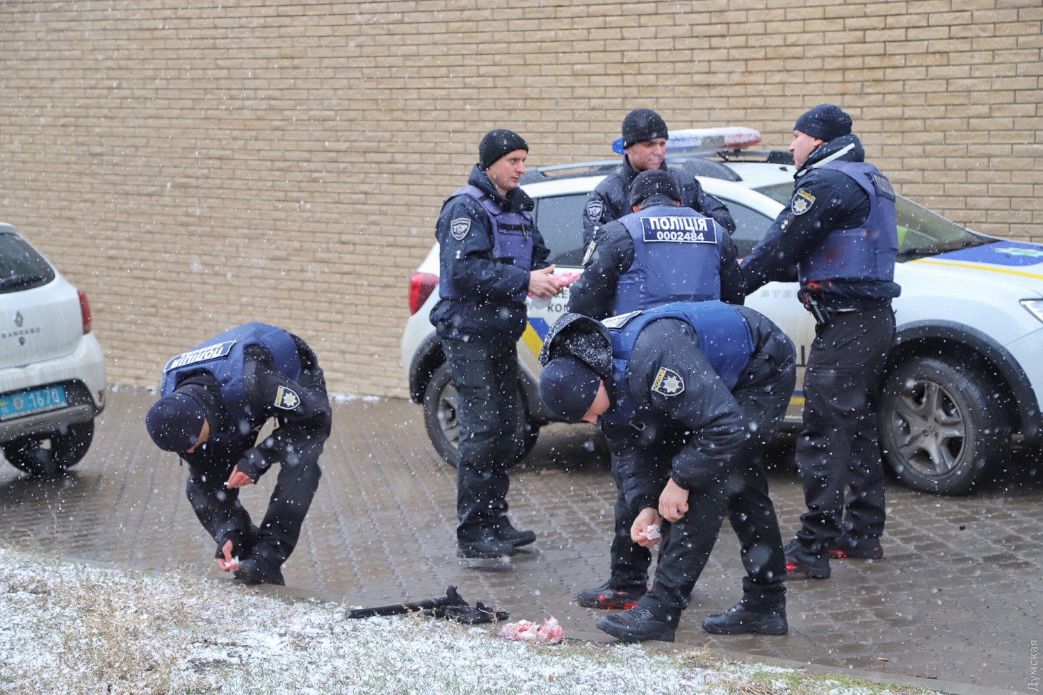 picturepicture_154754203570568440245852_57151 У генконсульства РФ в Одессе произошли стычки и задержания: видео