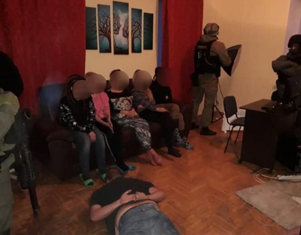 порностудия