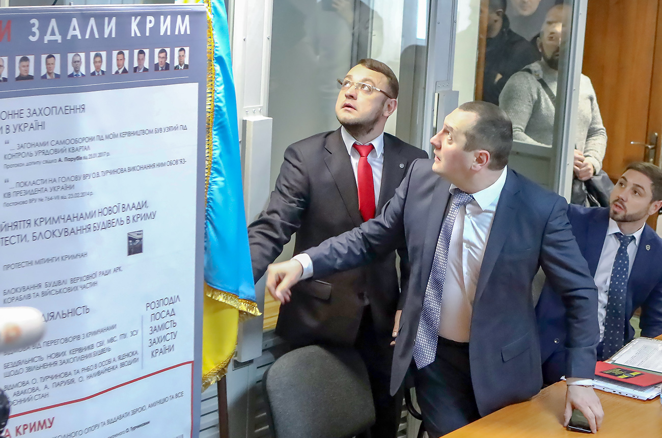Адвокаты Януковича (фото - Андрей Гудзенко/LIGA.net) Януковичу дали 13 лет за госизмену