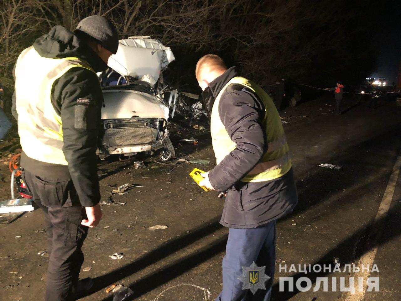 null Авария под Одессой: погибли двое полицейских - фото и видео