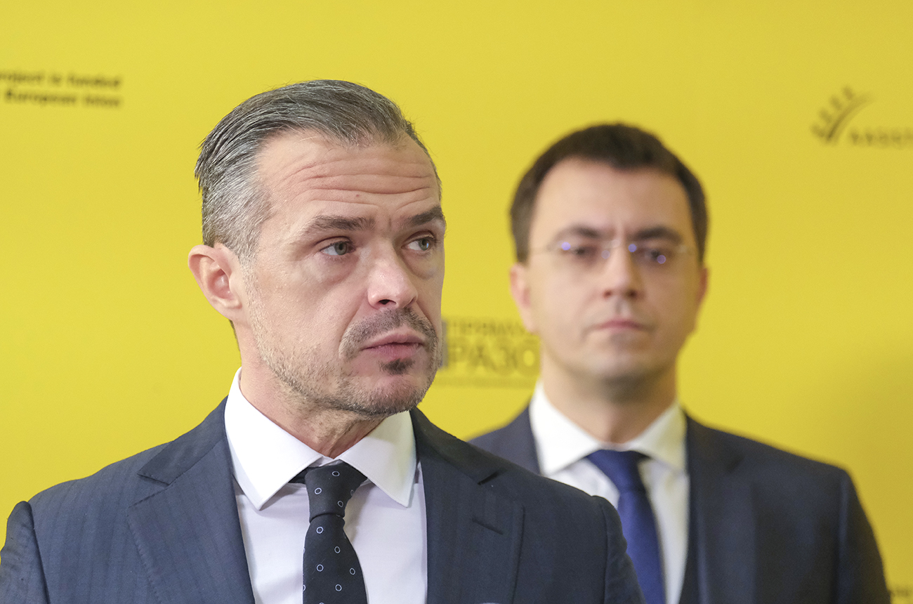 Фаворита "Большой стройки" подозревают в даче взятки экс-главе Укравтодора. Кто следующий?