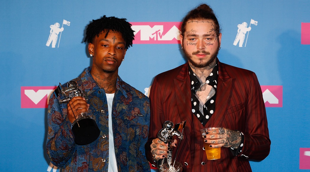 21 Savage (слева) и Post Malone (слева) (фото - EPA) В США арестован номинированный на Грэмми рэпер 21 Savage: видео