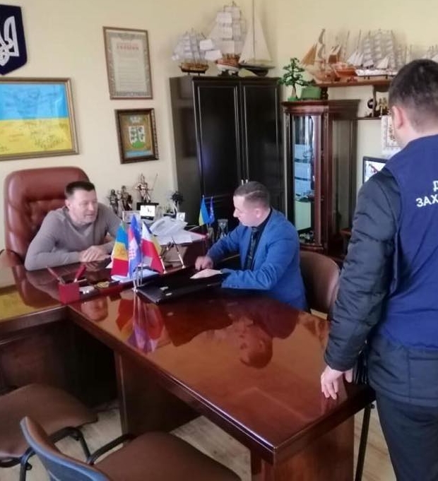 null Взятка за 30 соток: мэру Могилев-Подольского вручили подозрение