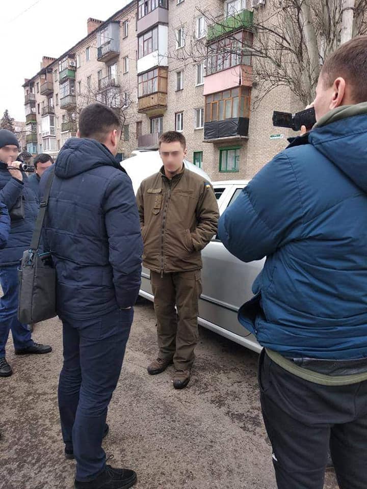 null Офицера Нацгвардии задержали за взятку: фото