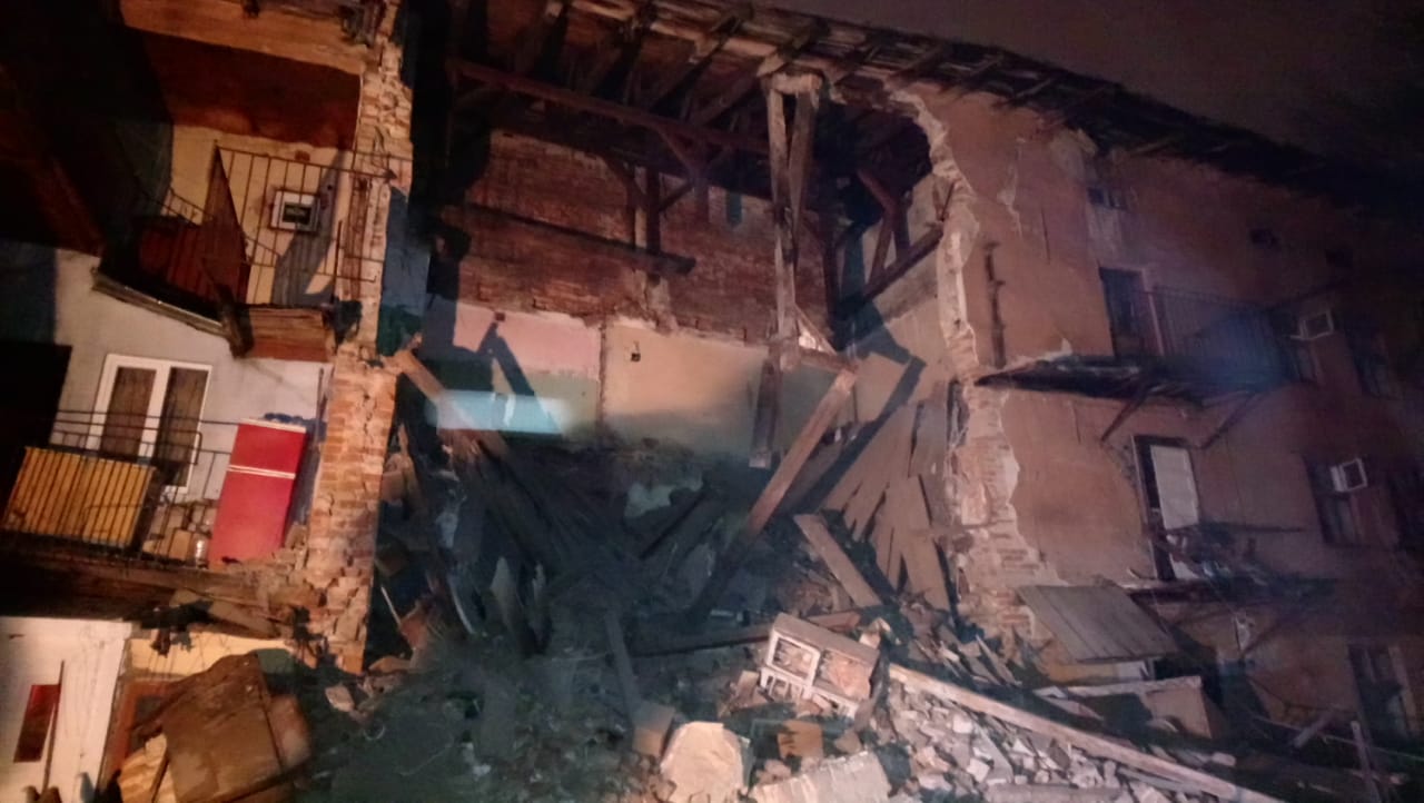 В центре Львова частично обрушился жилой дом: фото