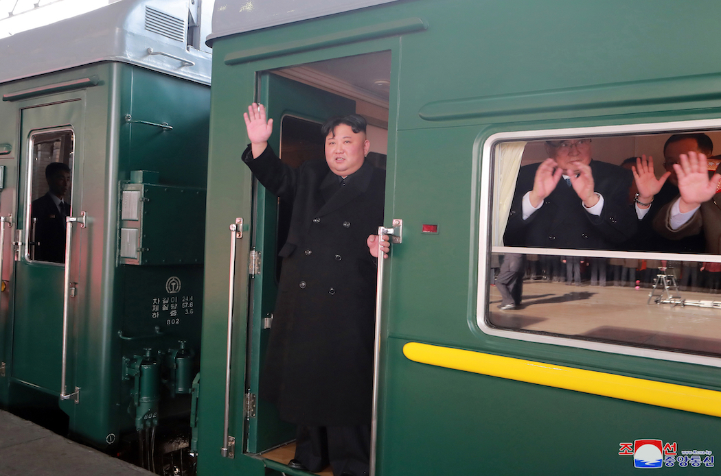 Ким поехал на поезде во Вьетнам встречаться с Трампом: фото
