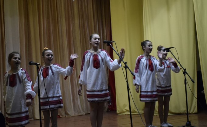 Николаевские чиновники попали в скандал с раздетыми детьми: фото