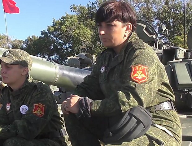 Для Гааги: СБУ увела у боевиков танкистку-командира - видео