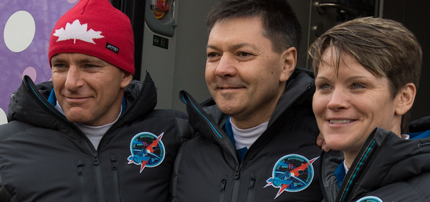 В космос на Союзе летит новая экспедиция из 3 человек: трансляция