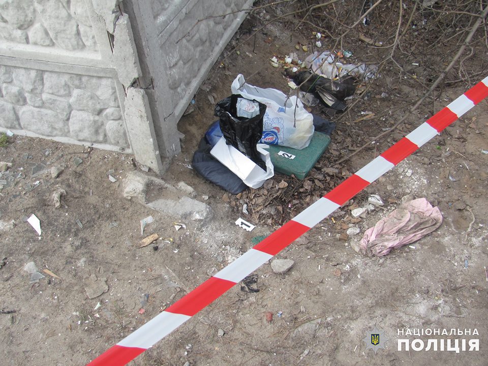 В Донбассе на помойке нашли труп младенца
