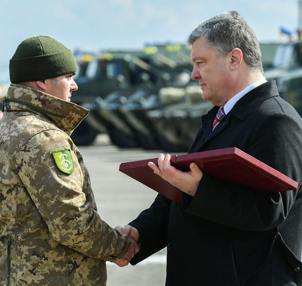 null Золотые Звезды: двоим бойцам ВСУ присвоено звание Героев Украины
