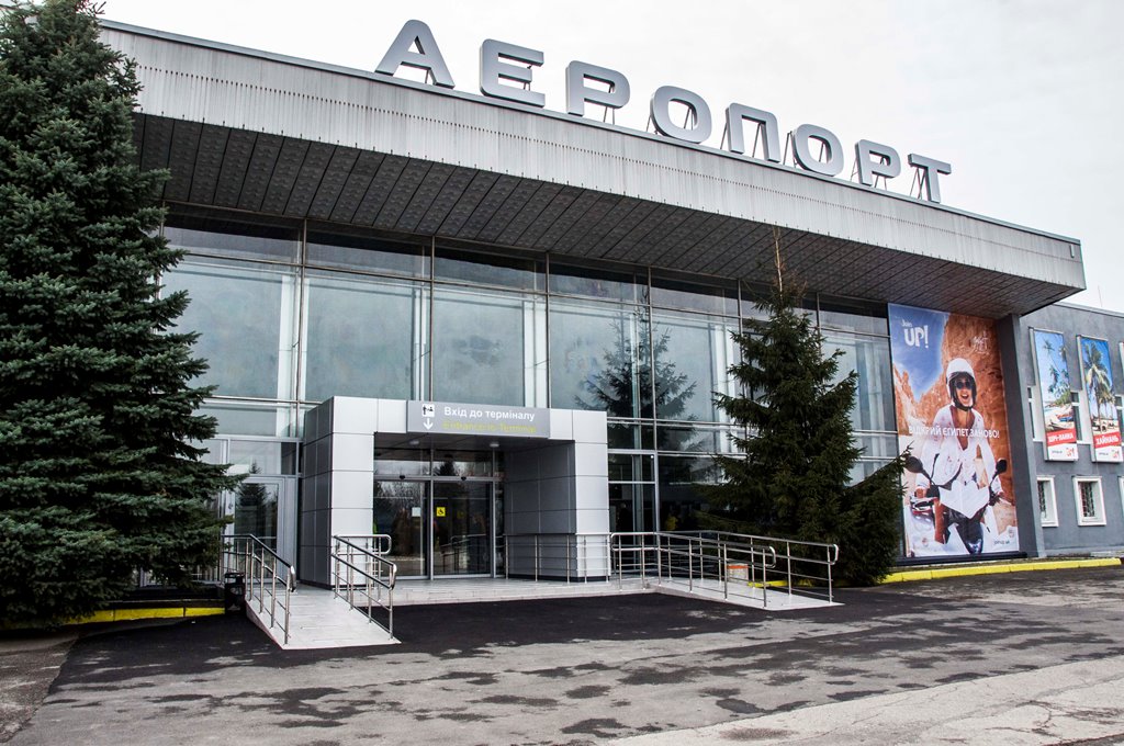Полтавский аэропорт возобновил работу после 15 лет простоя: фото