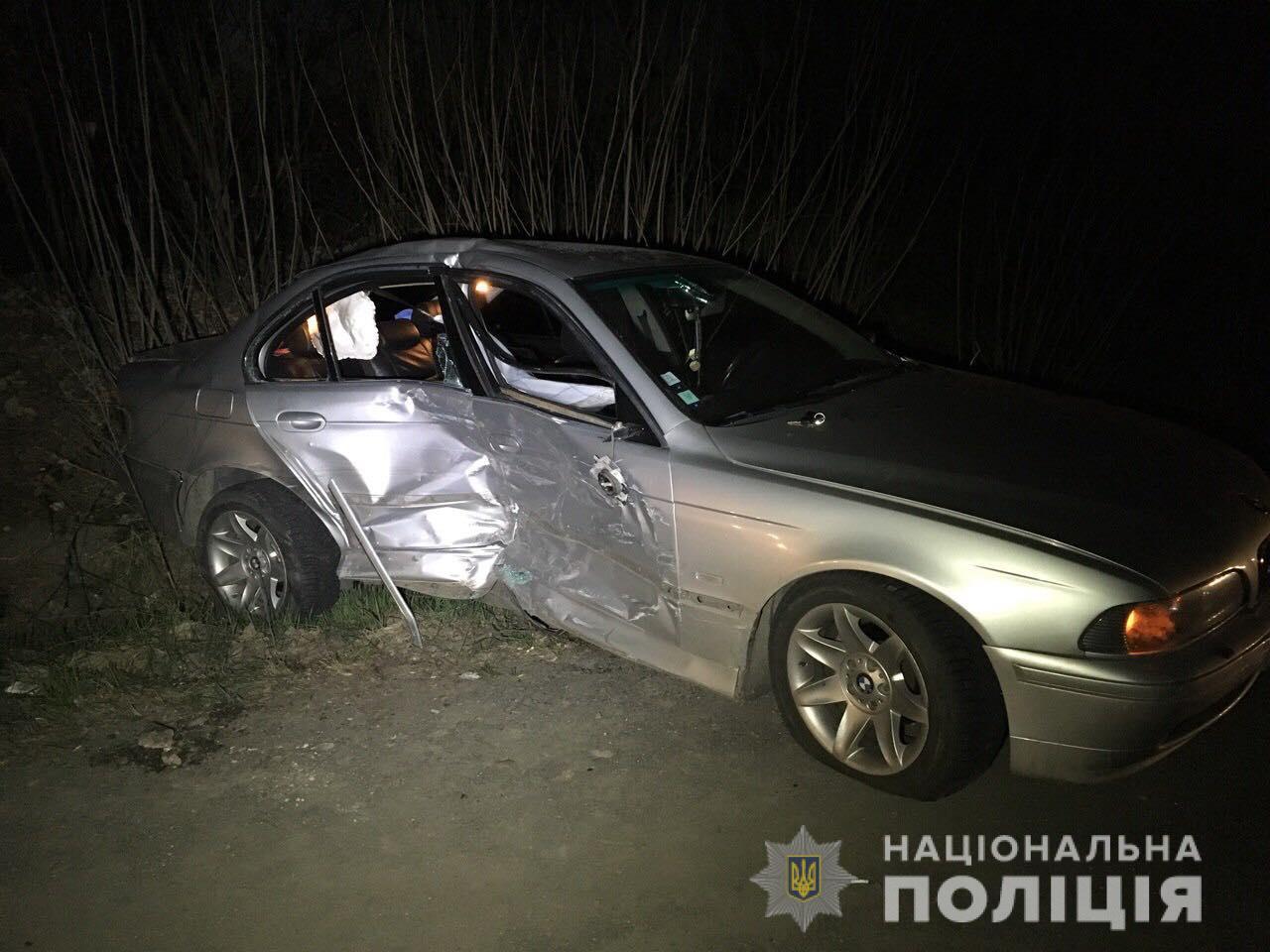 null Возле Ровно пьяный водитель протаранил авто полиции: фото, видео