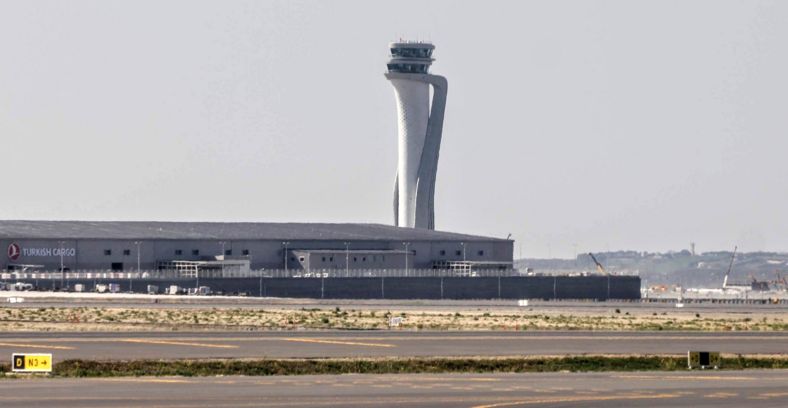 Как выглядит новый мега-аэропорт Стамбула: фоторепортаж