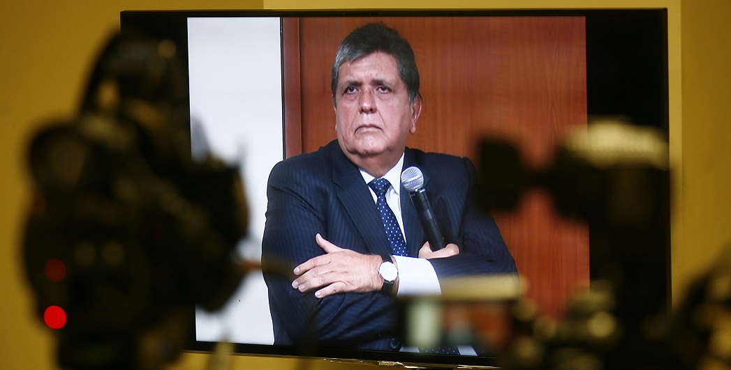 Экс-президент Перу покончил с собой во время ареста: фото, видео