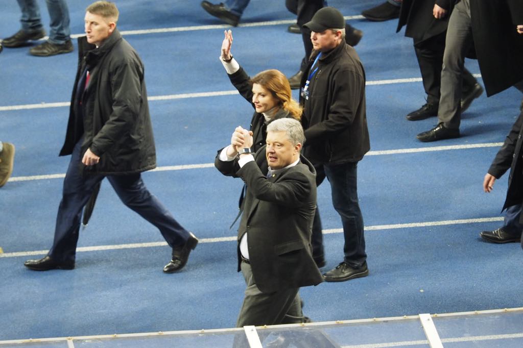 Дебаты Зеленского и Порошенко на НСК. Как это было: фото, видео
